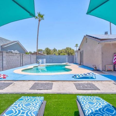 Fab Phx Getaway W/ Pool & Fire Pit Villa Phoenix Exteriör bild