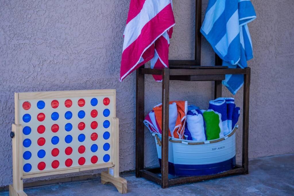 Fab Phx Getaway W/ Pool & Fire Pit Villa Phoenix Exteriör bild