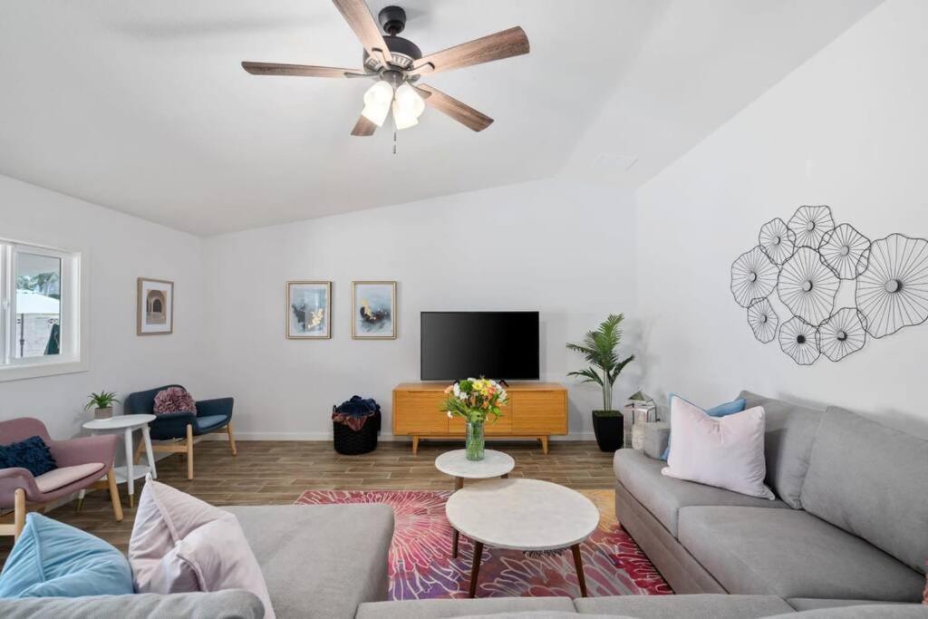 Fab Phx Getaway W/ Pool & Fire Pit Villa Phoenix Exteriör bild