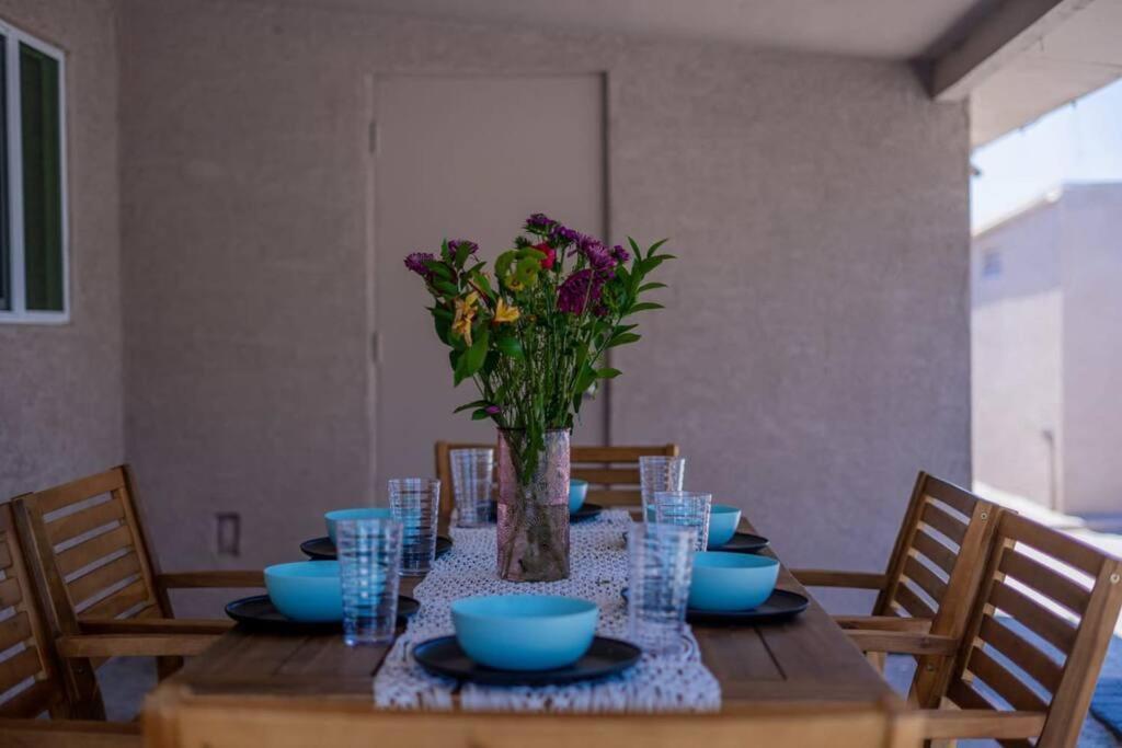 Fab Phx Getaway W/ Pool & Fire Pit Villa Phoenix Exteriör bild