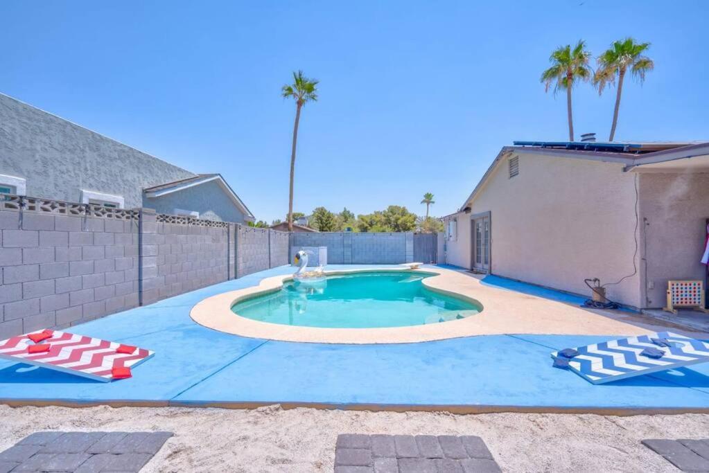 Fab Phx Getaway W/ Pool & Fire Pit Villa Phoenix Exteriör bild