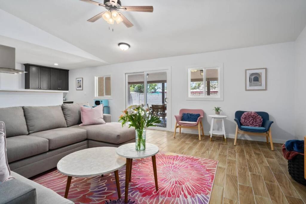 Fab Phx Getaway W/ Pool & Fire Pit Villa Phoenix Exteriör bild